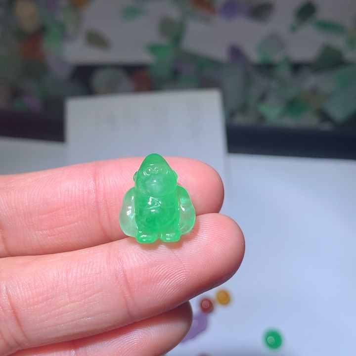 翡翠未镶嵌颈饰挂件