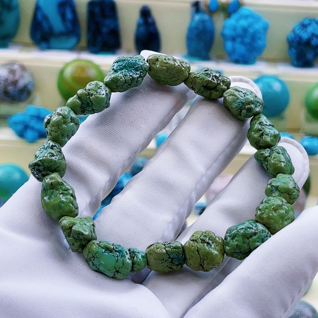 绿松石颈饰未镶嵌