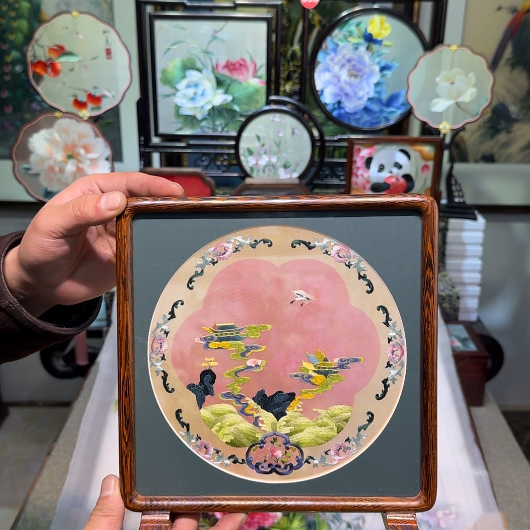 刺绣刺绣工艺精湛