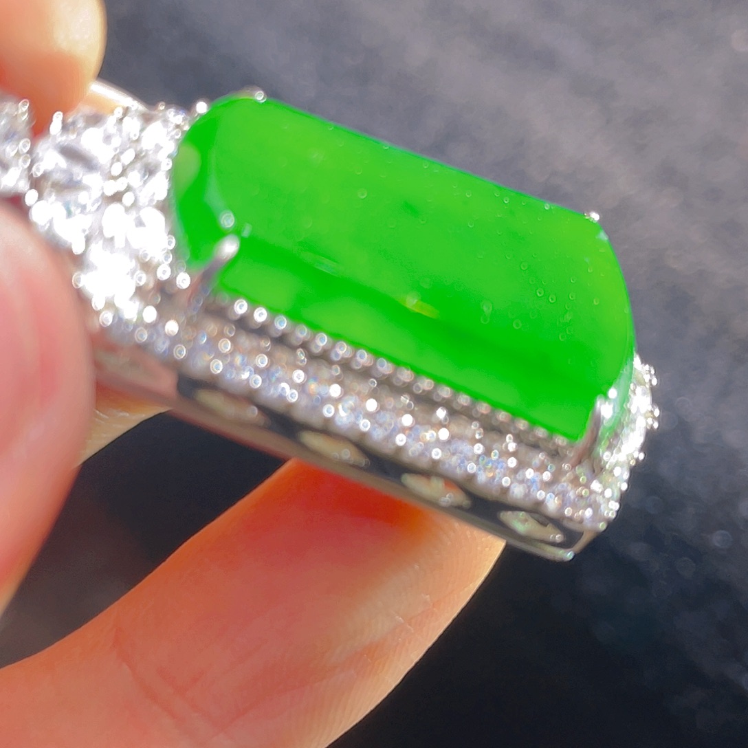 翡翠颈饰银S925镶嵌翡翠