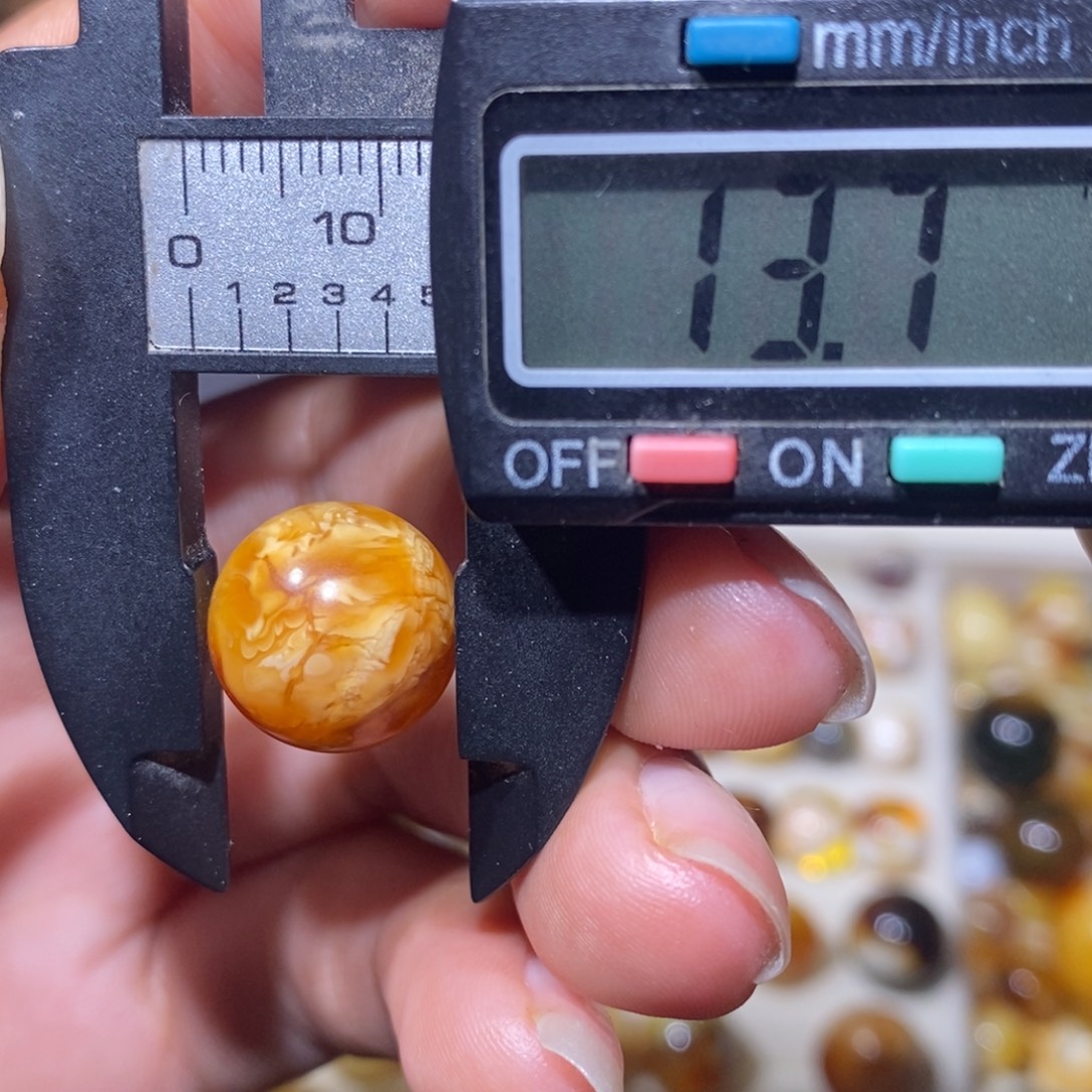 琥珀未镶嵌珠宝奇石