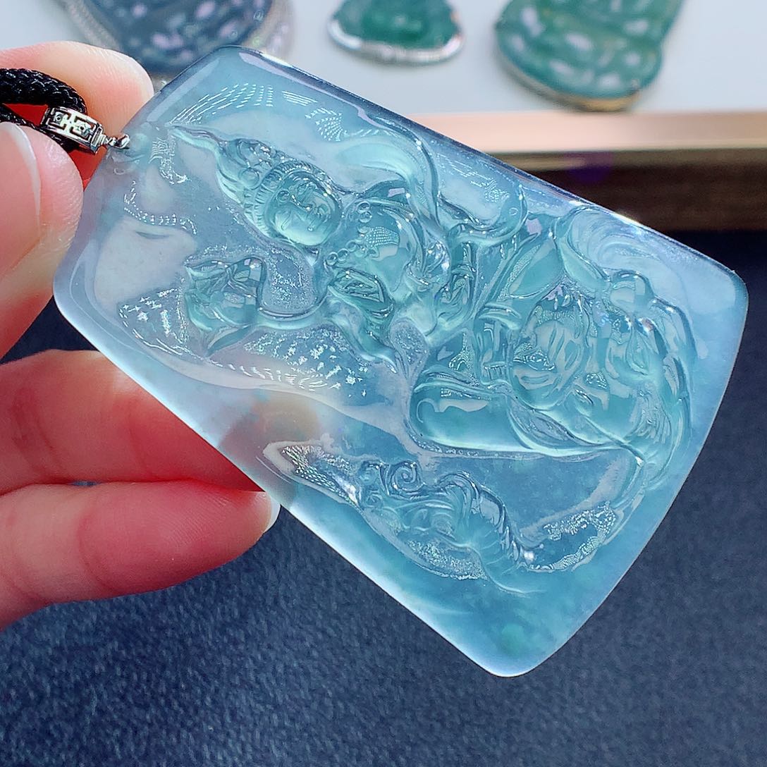 翡翠颈饰18K金镶嵌翡翠