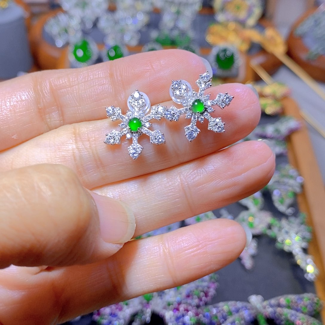 翡翠颈饰银S925镶嵌天然翡翠