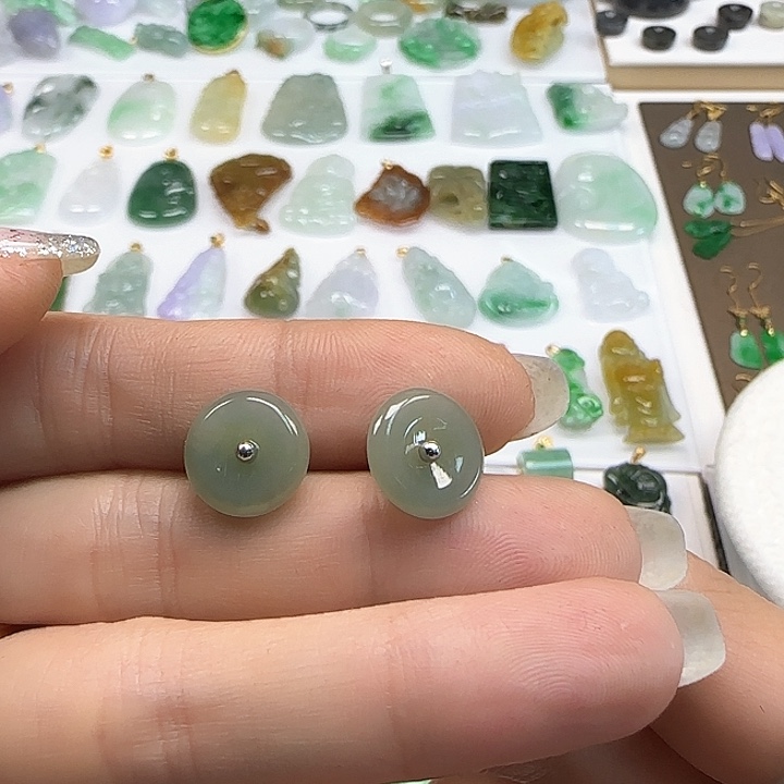 翡翠颈饰未镶嵌平安扣耳钉