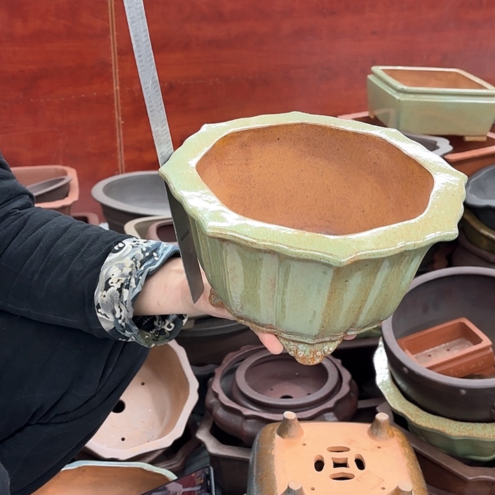 紫砂花盆紫砂的味道很好闻