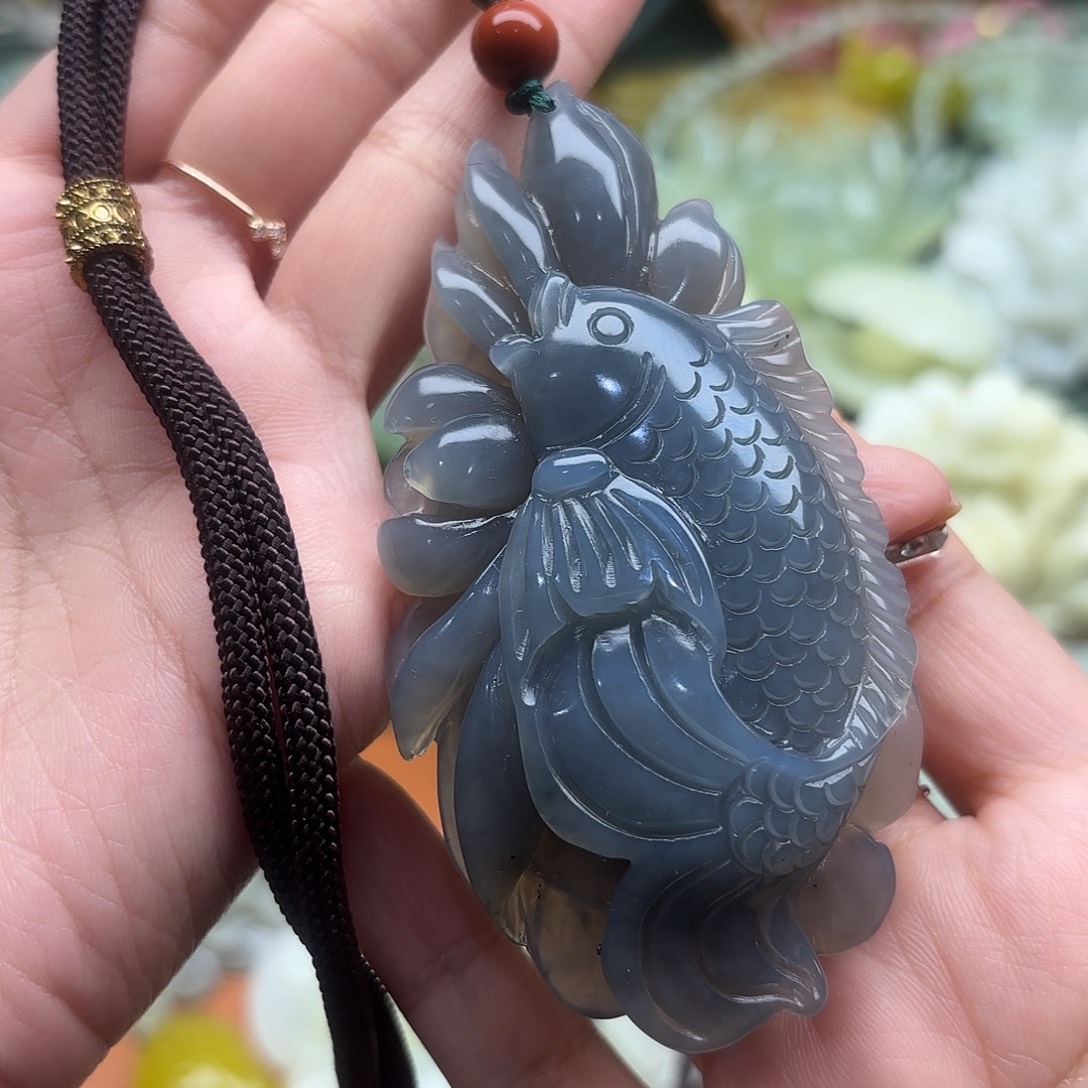 蛇纹石玉未镶嵌吊坠