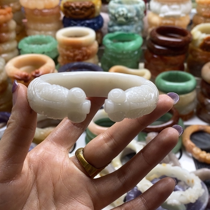 查罗石未镶嵌手镯圈口57