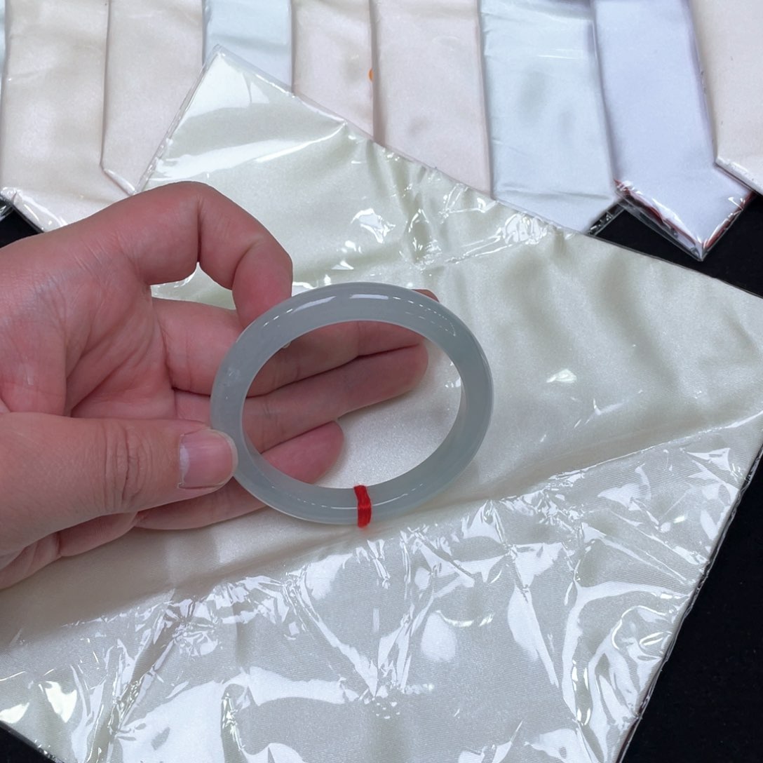 翡翠手镯未镶嵌56正圈