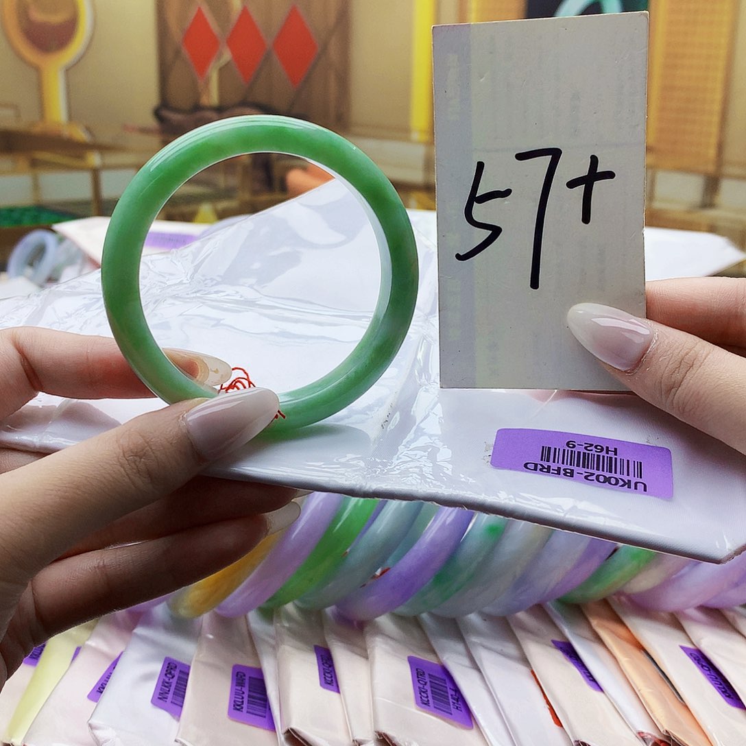 翡翠未镶嵌手镯nn