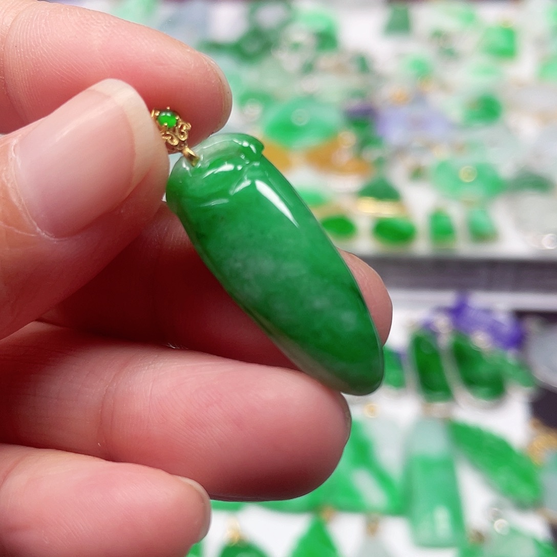 吊坠(不含链)18K金镶嵌翡翠