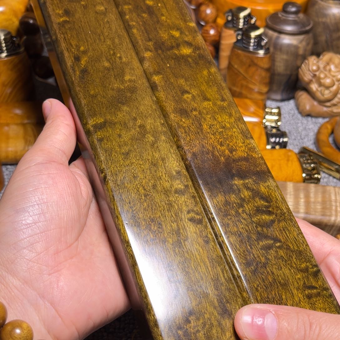 金丝楠雨滴花纹阴沉镇尺