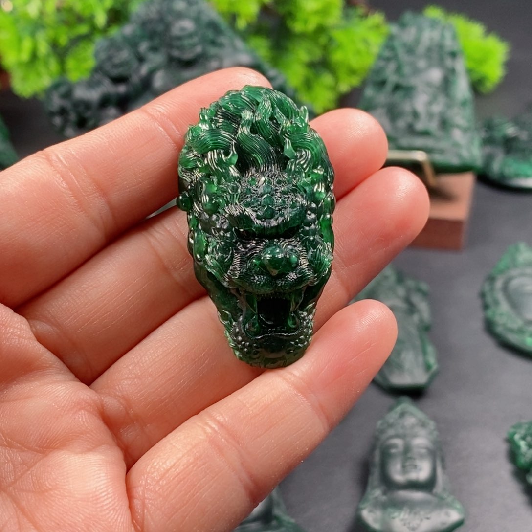 定制翡翠未镶嵌呆*儿翡翠吊坠x