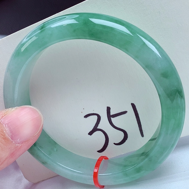 翡翠未镶嵌手镯翡翠