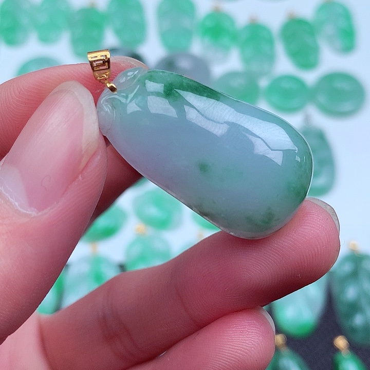 翡翠颈饰18K金镶嵌翡翠