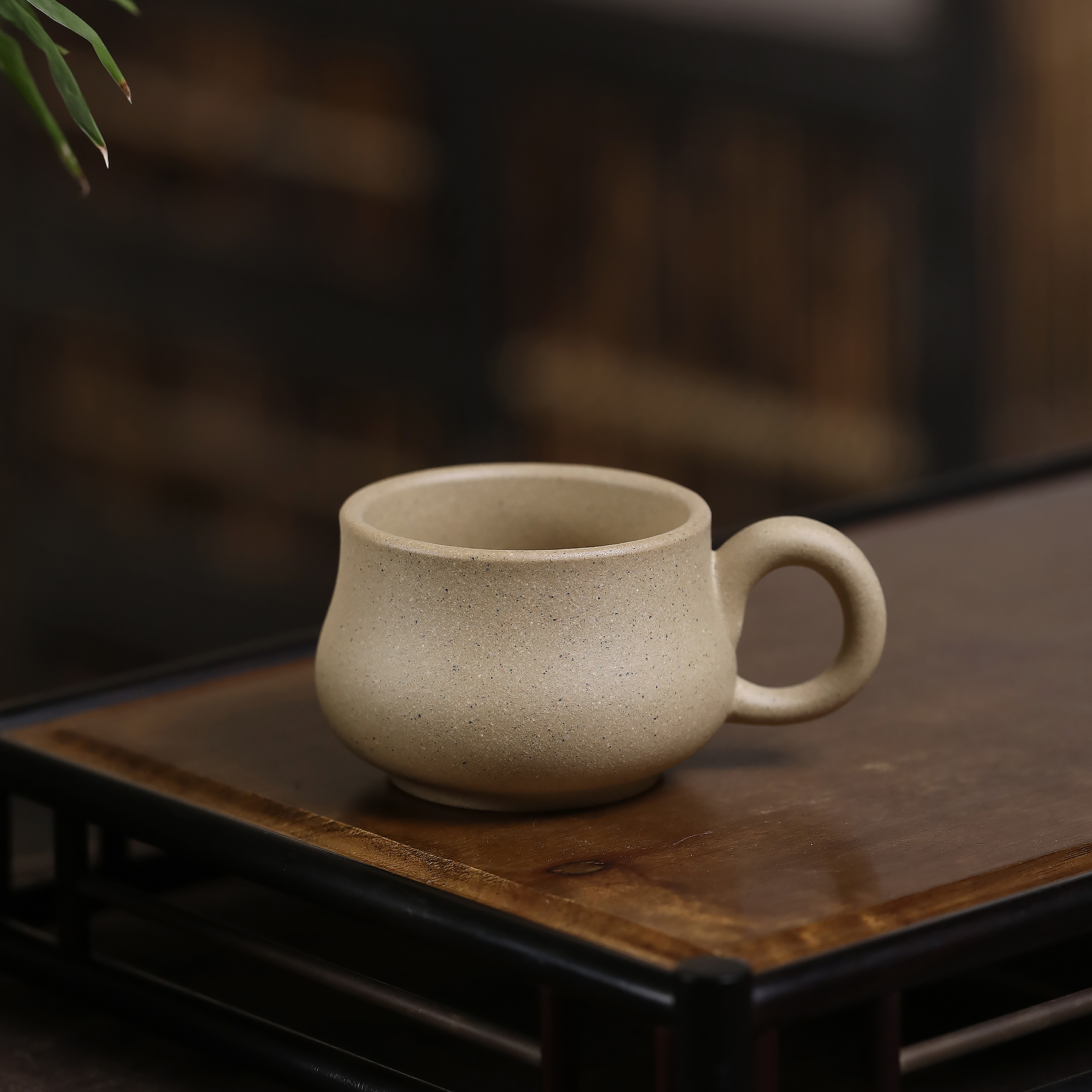 本绿宜兴原矿紫砂带把主人杯