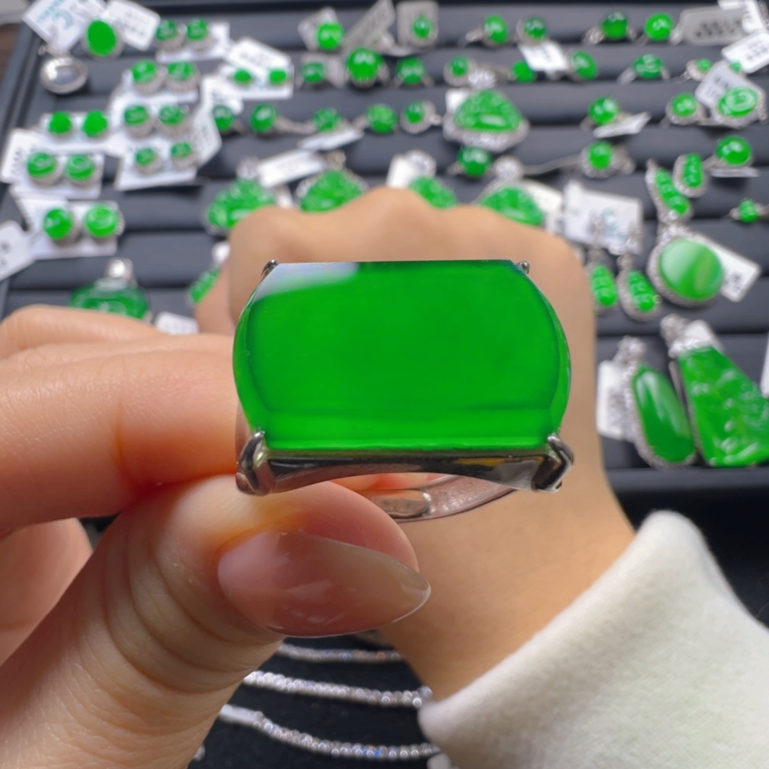 翡翠银S925镶嵌颈饰马鞍戒指