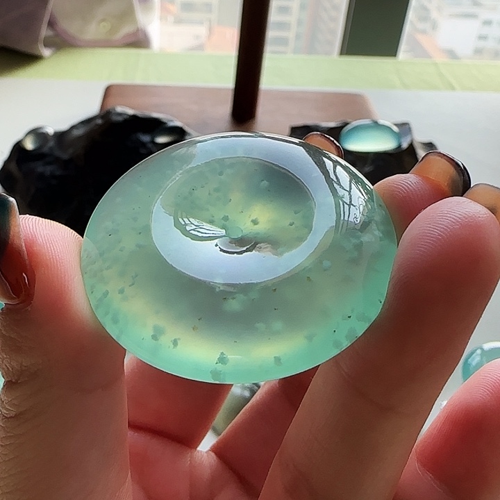 n***a岫玉未镶嵌颈饰岫玉
