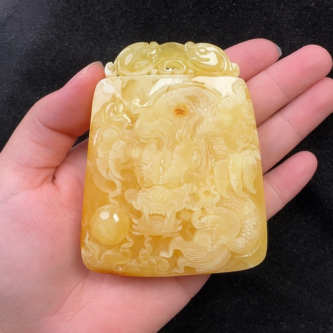 蜜蜡未镶嵌珠宝奇石