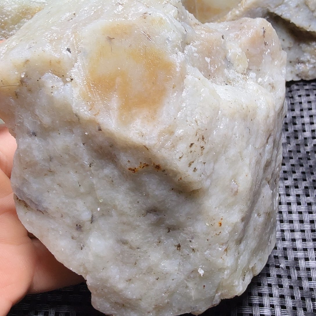 和田玉（糖玉）未镶嵌珠宝半成品