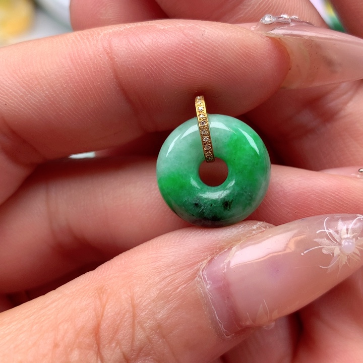 翡翠18K金镶嵌颈饰翡翠