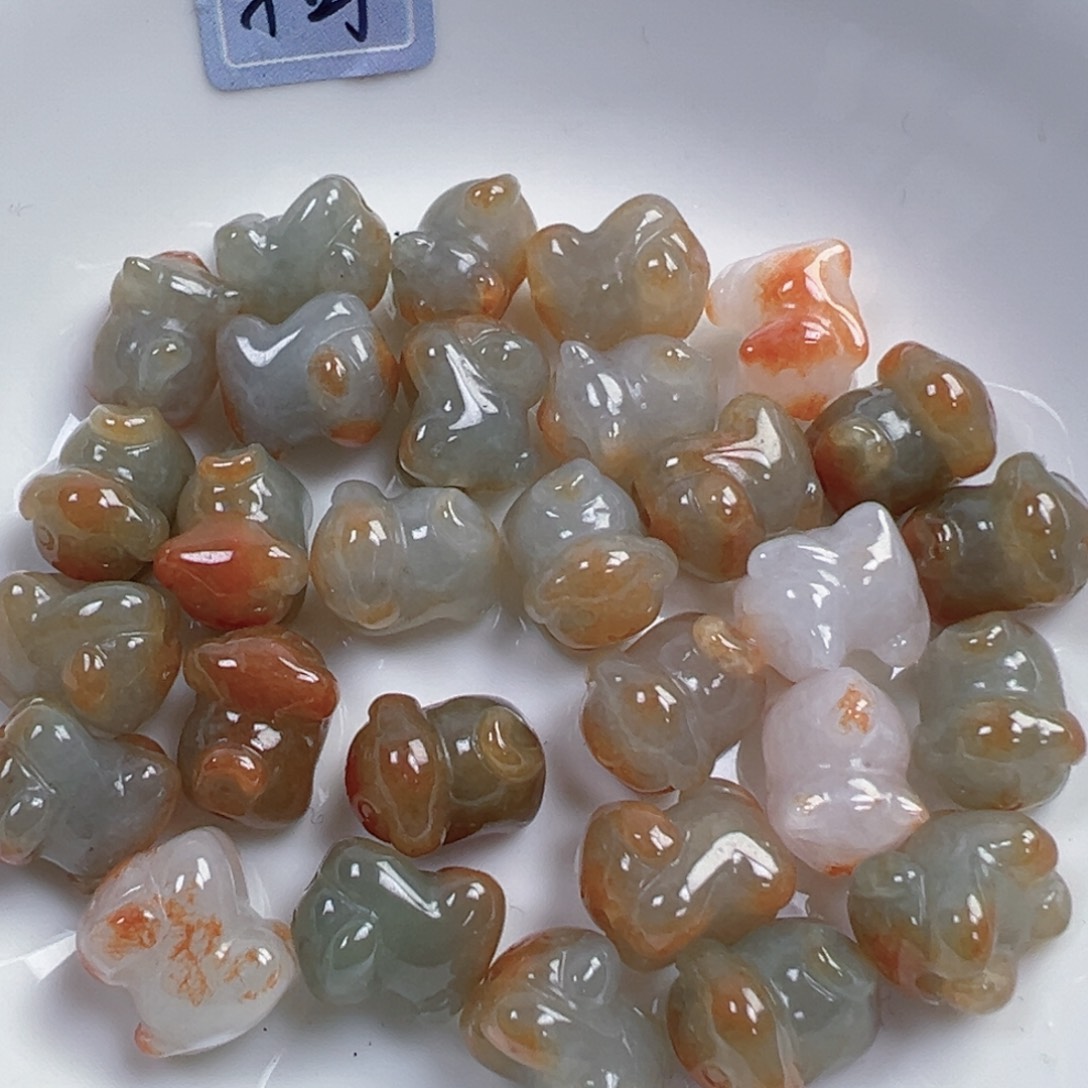 翡翠散珠翡翠生肖狗一个可挑