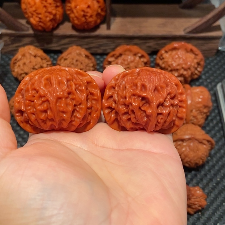 胡***稳把件文玩核桃44.5尺寸宫灯1086