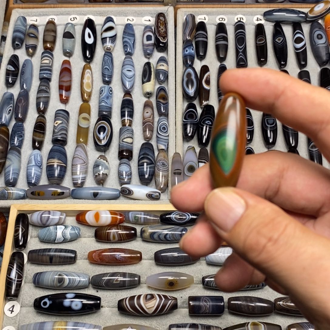 未镶嵌玛瑙/玉髓珠宝半成品重*