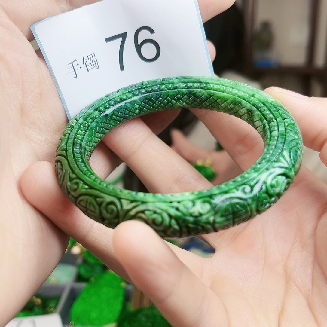 翡翠手镯未镶嵌手镯58.5