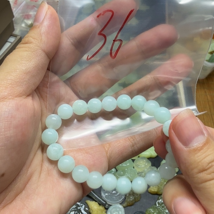 透闪石-蛇纹石玉吊坠未镶嵌