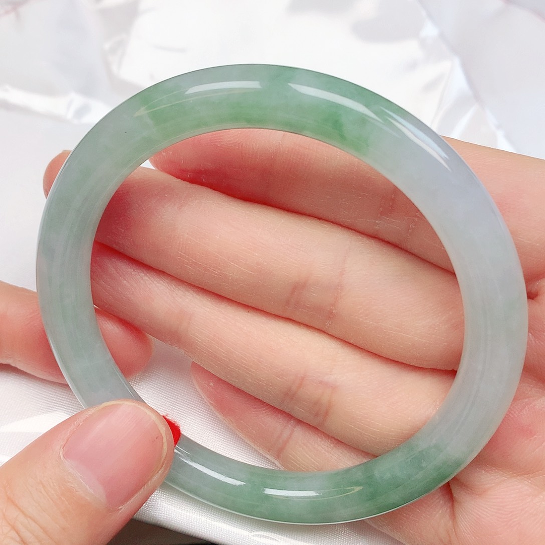 翡翠手镯未镶嵌抖音649