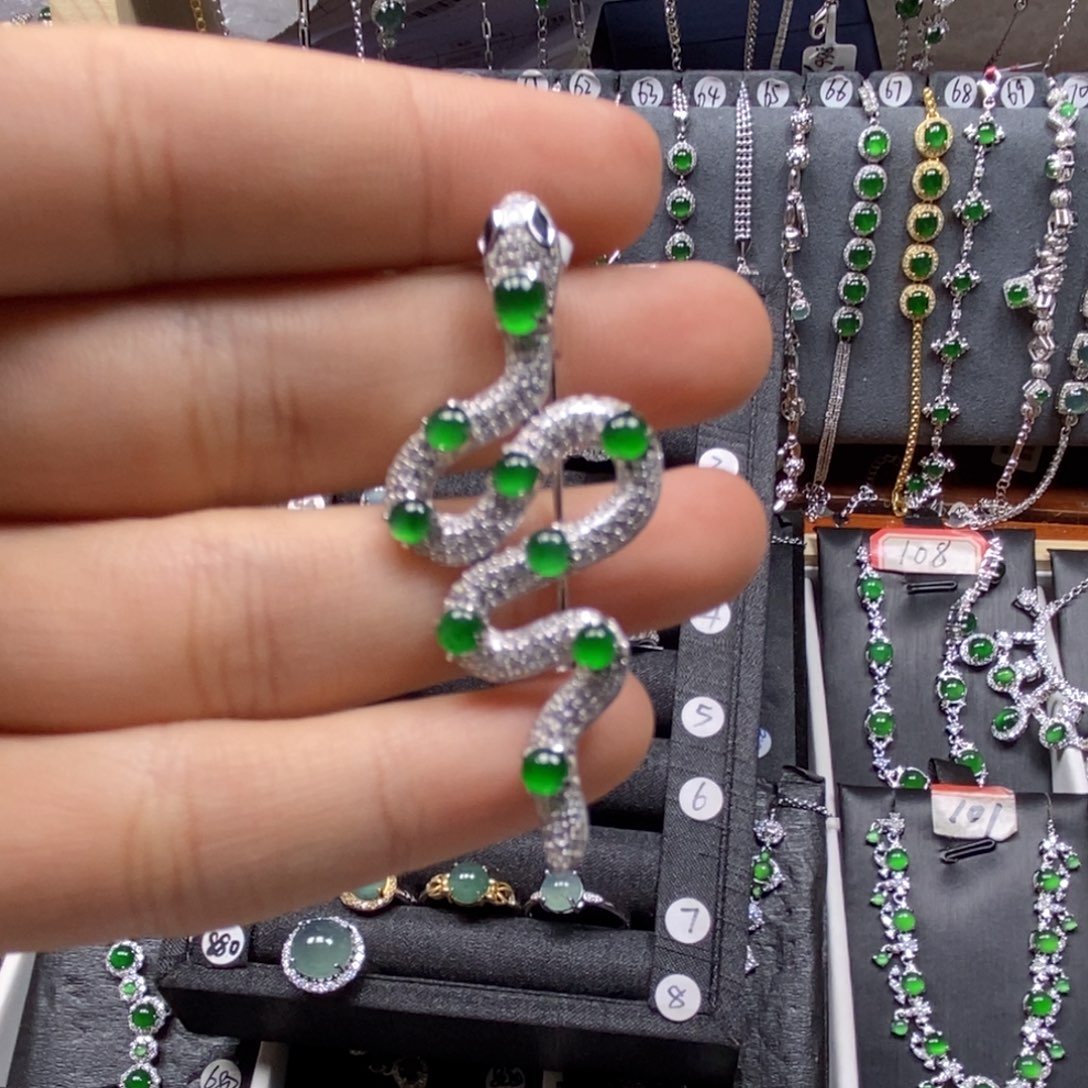 翡翠颈饰银S925镶嵌西**雪翡翠