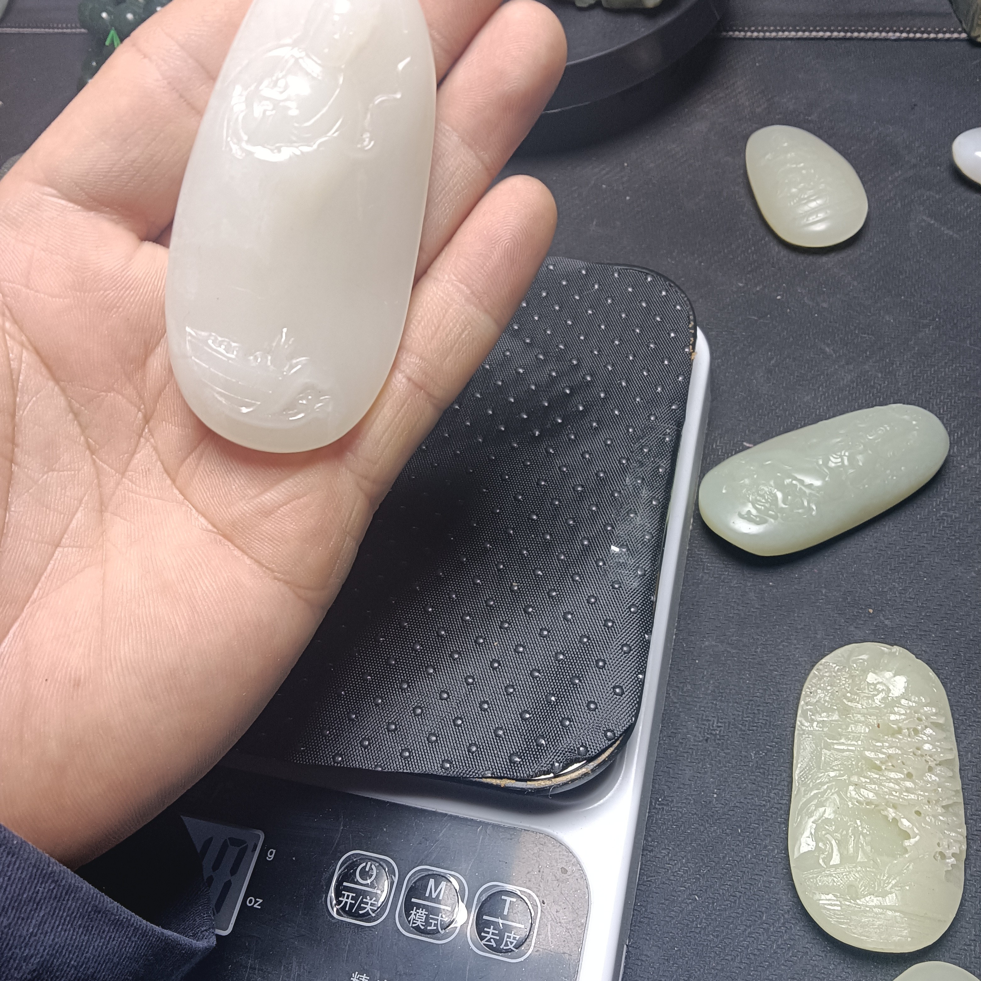 观音吊坠和田玉新疆