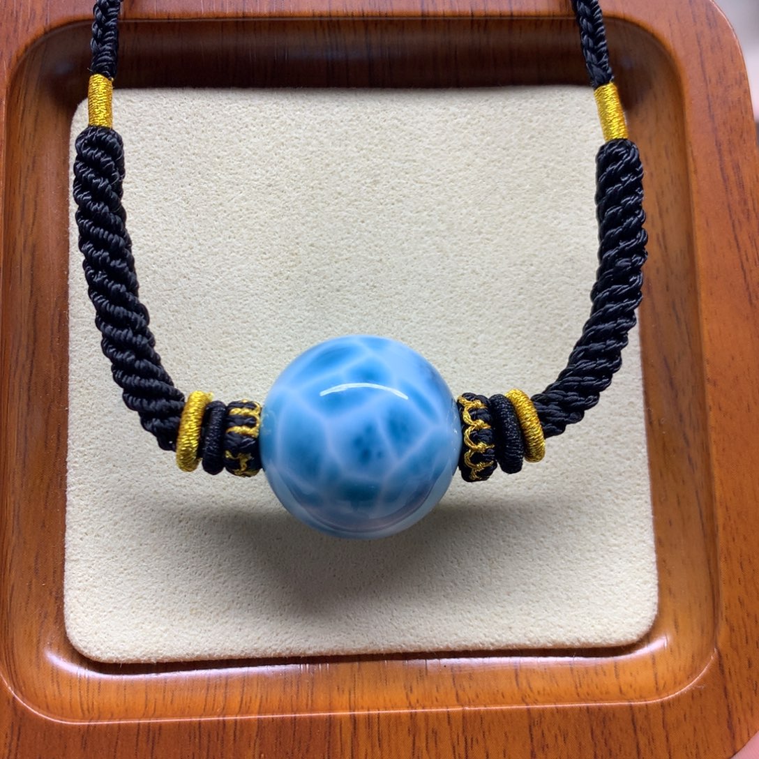 针钠钙石（海纹石）未镶嵌颈饰