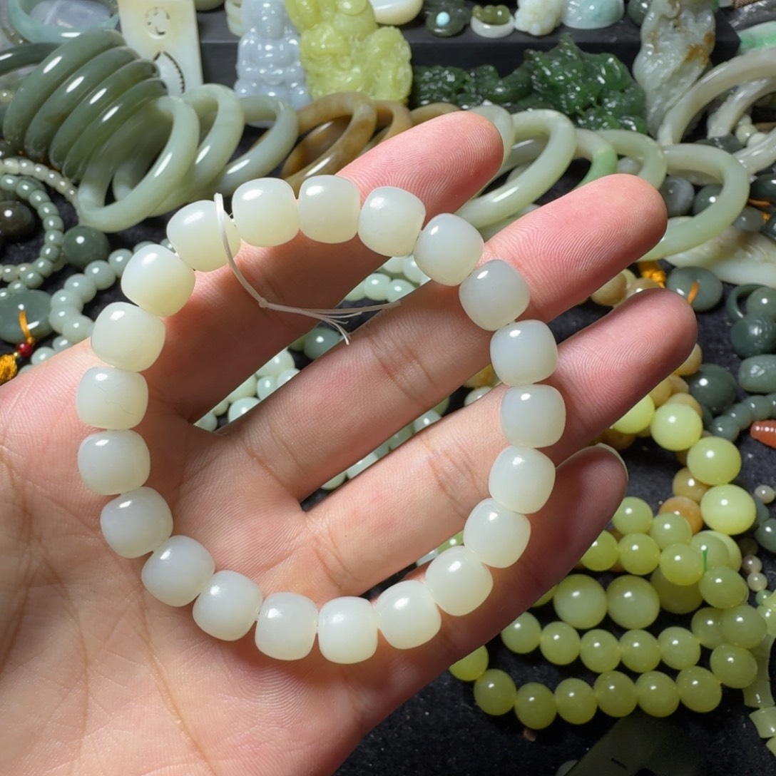 秩***歌和田玉未镶嵌手串