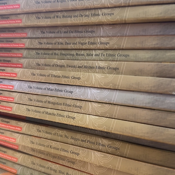 微瑕溢价到1000多民族神话故事28本英文加送中文