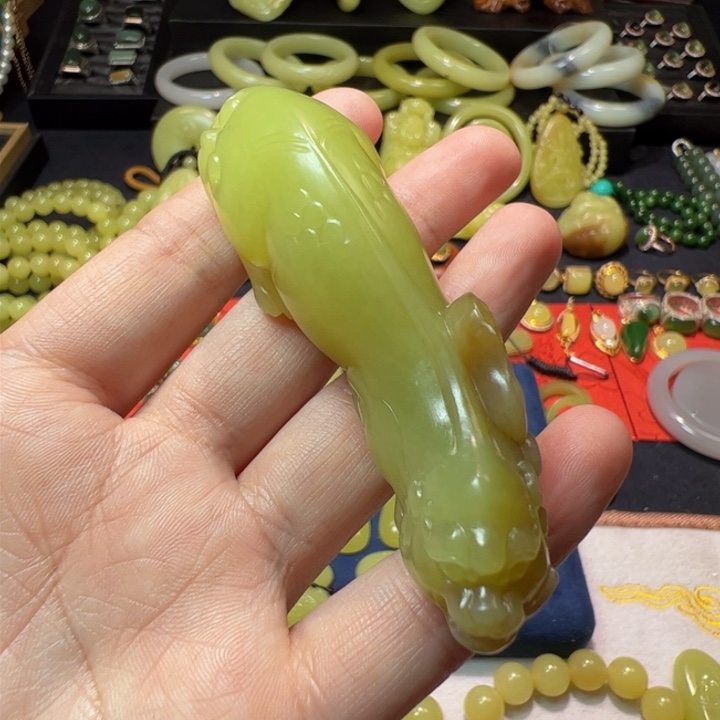 和田玉（黄玉）颈饰未镶嵌