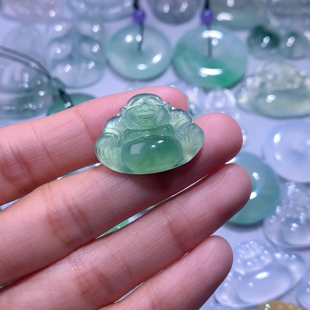 【闪购商品】翡翠颈饰未镶嵌佛