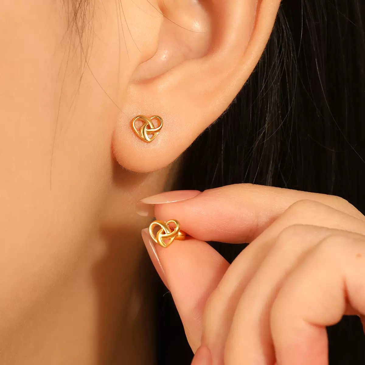 钛钢耳饰 韩式ins风新款镀18K金色交叉旋转爱心耳骨钉养耳洞耳钉