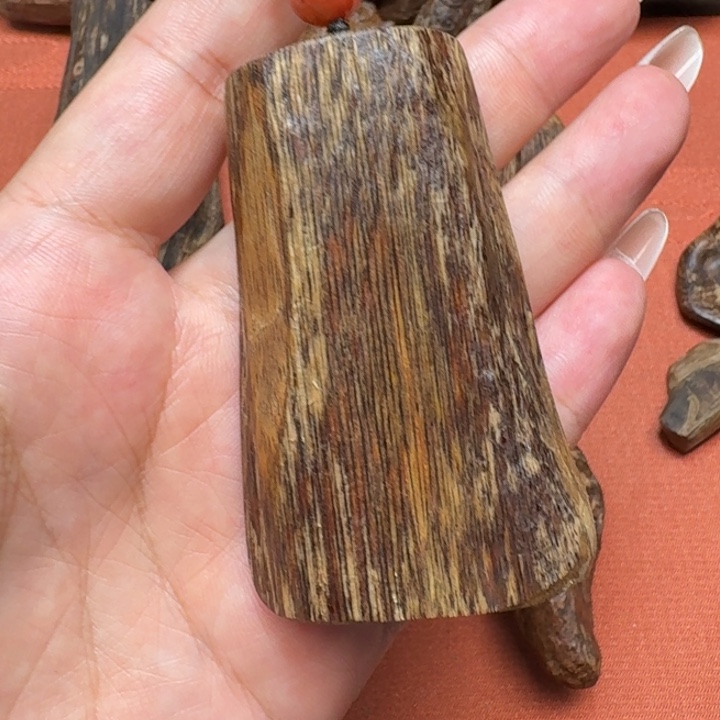 大叶紫檀（黑酸枝木类）