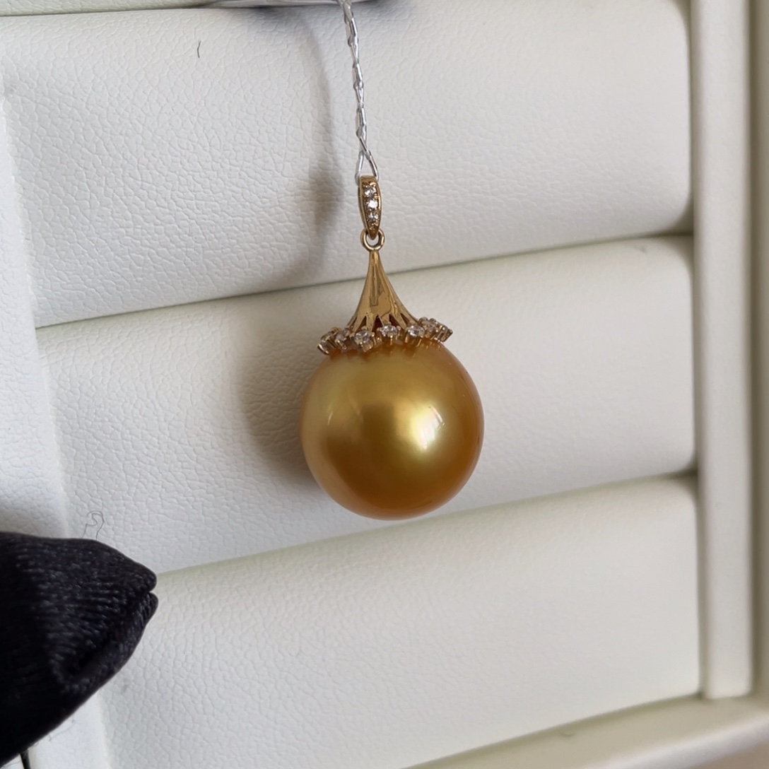 18K金镶嵌海水珍珠吊坠(不含链)14.3mm