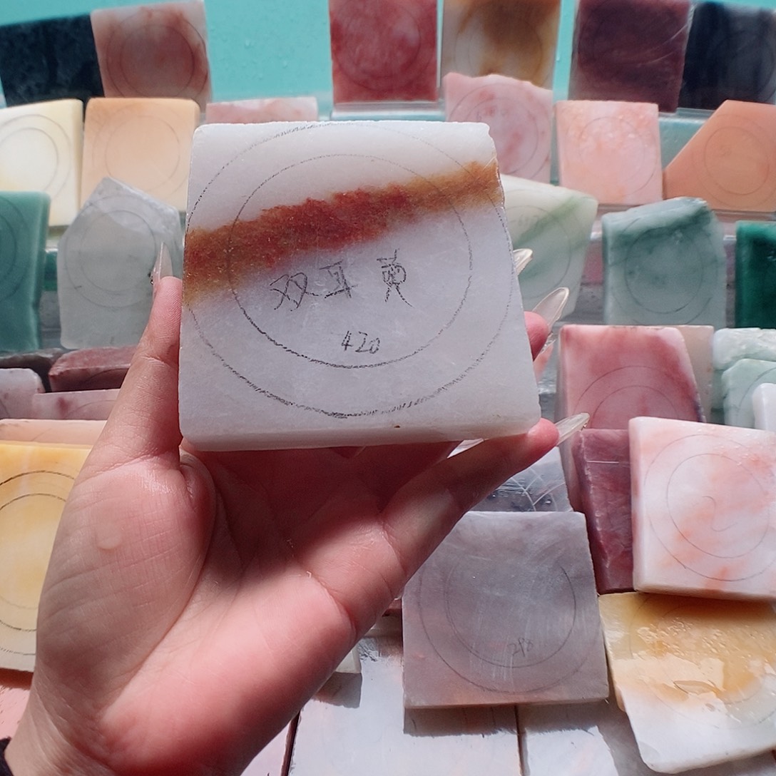 石英质玉（金丝玉）手镯未镶嵌亮**?手镯定制