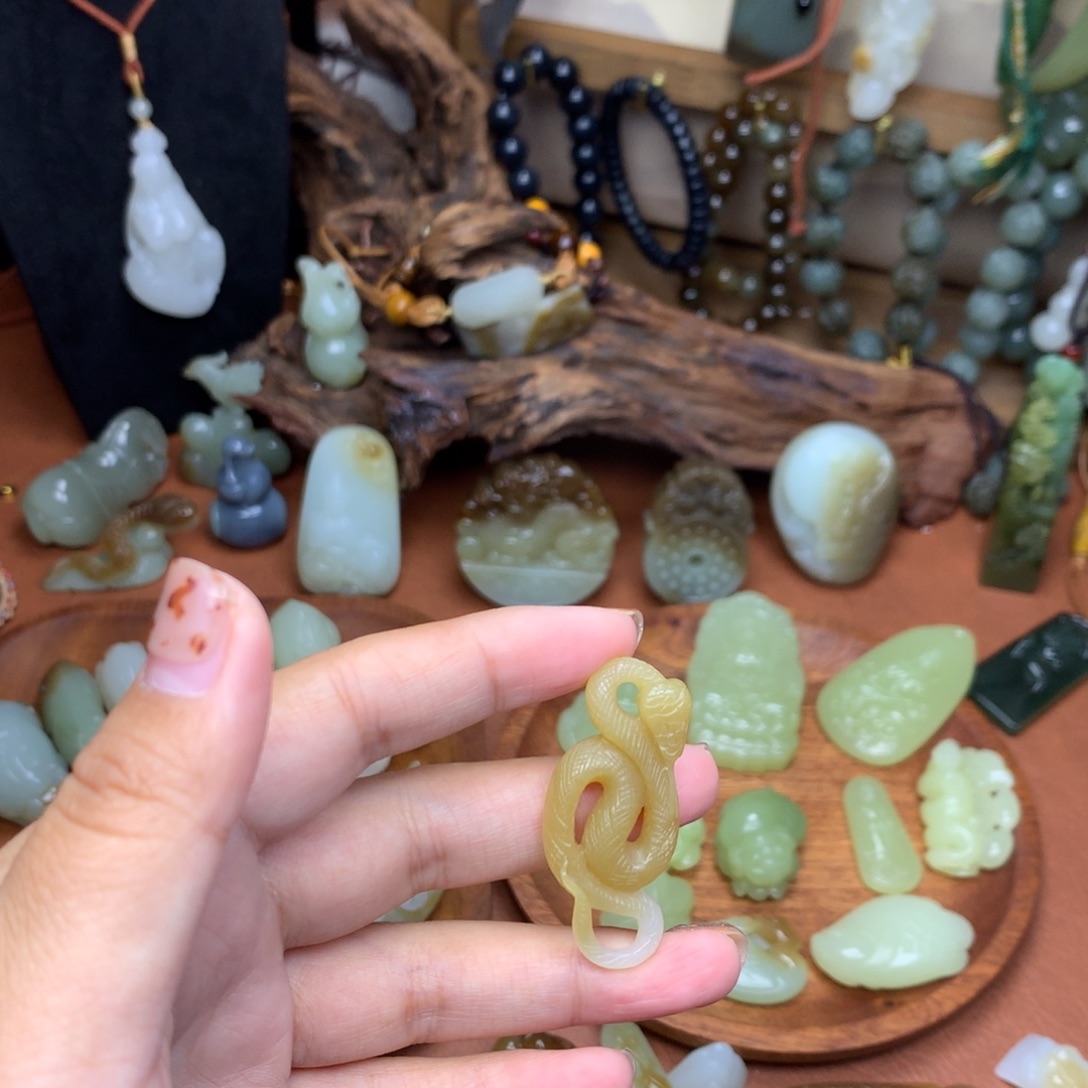 和田玉未镶嵌挂件