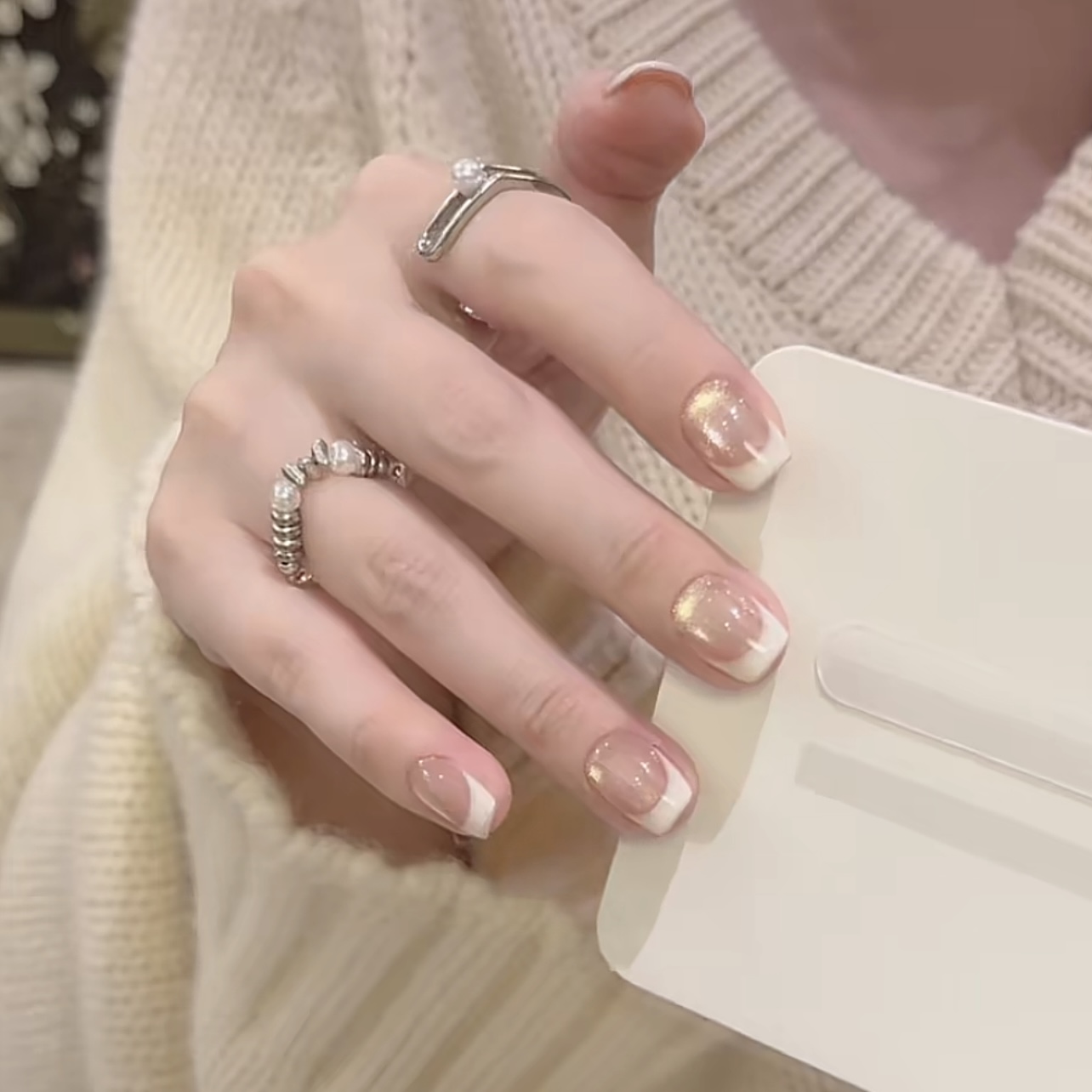 TUGE Nail “蔓越莓”高定秋冬星空细闪猫眼法式显白美甲手工芬达