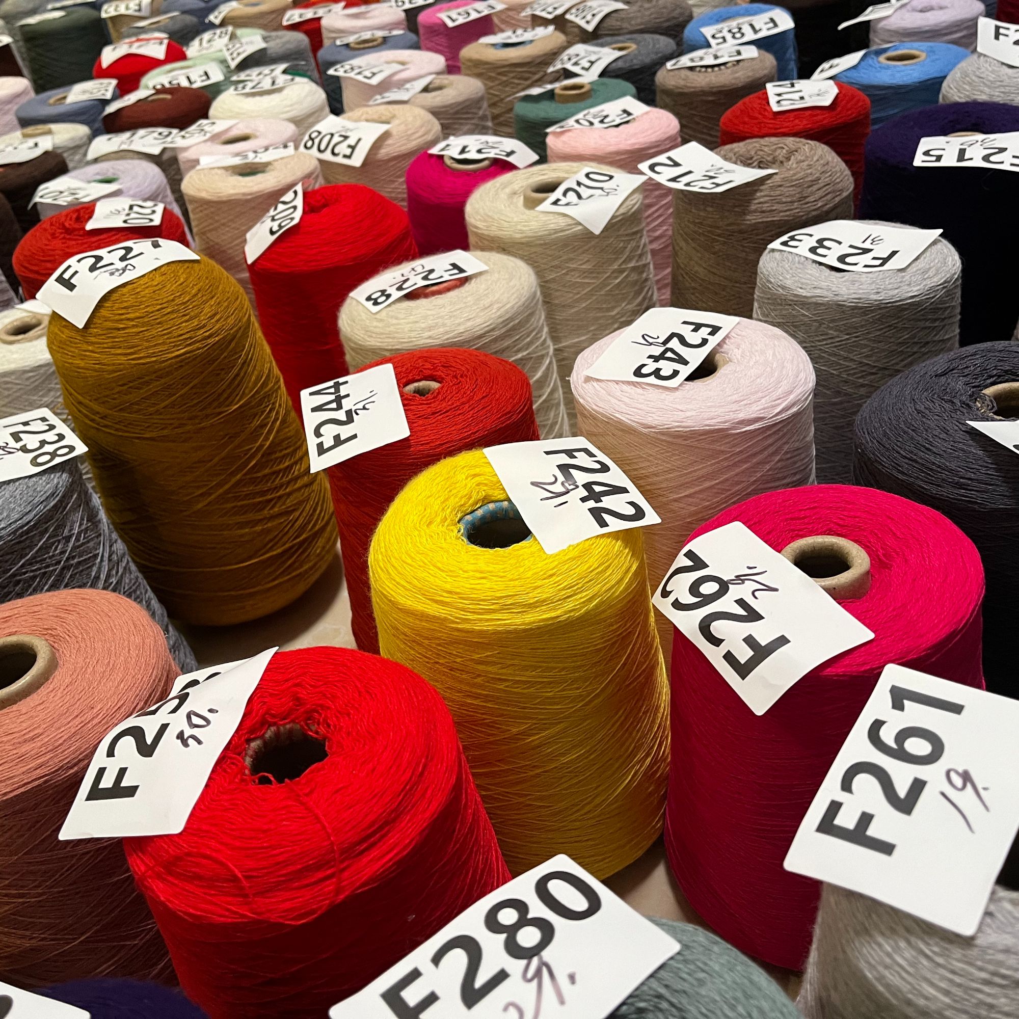 羊绒线外贸订单线 工厂清仓处理b