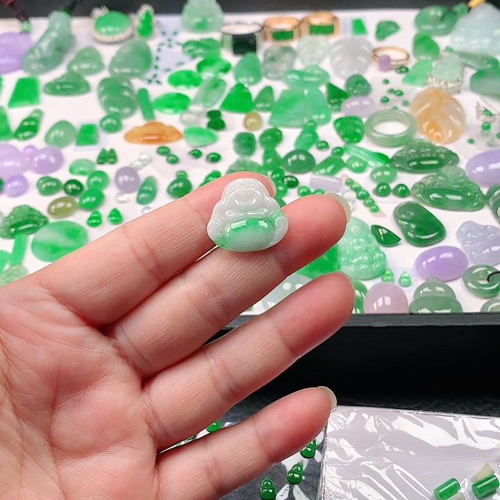 翡翠颈饰未镶嵌翡翠