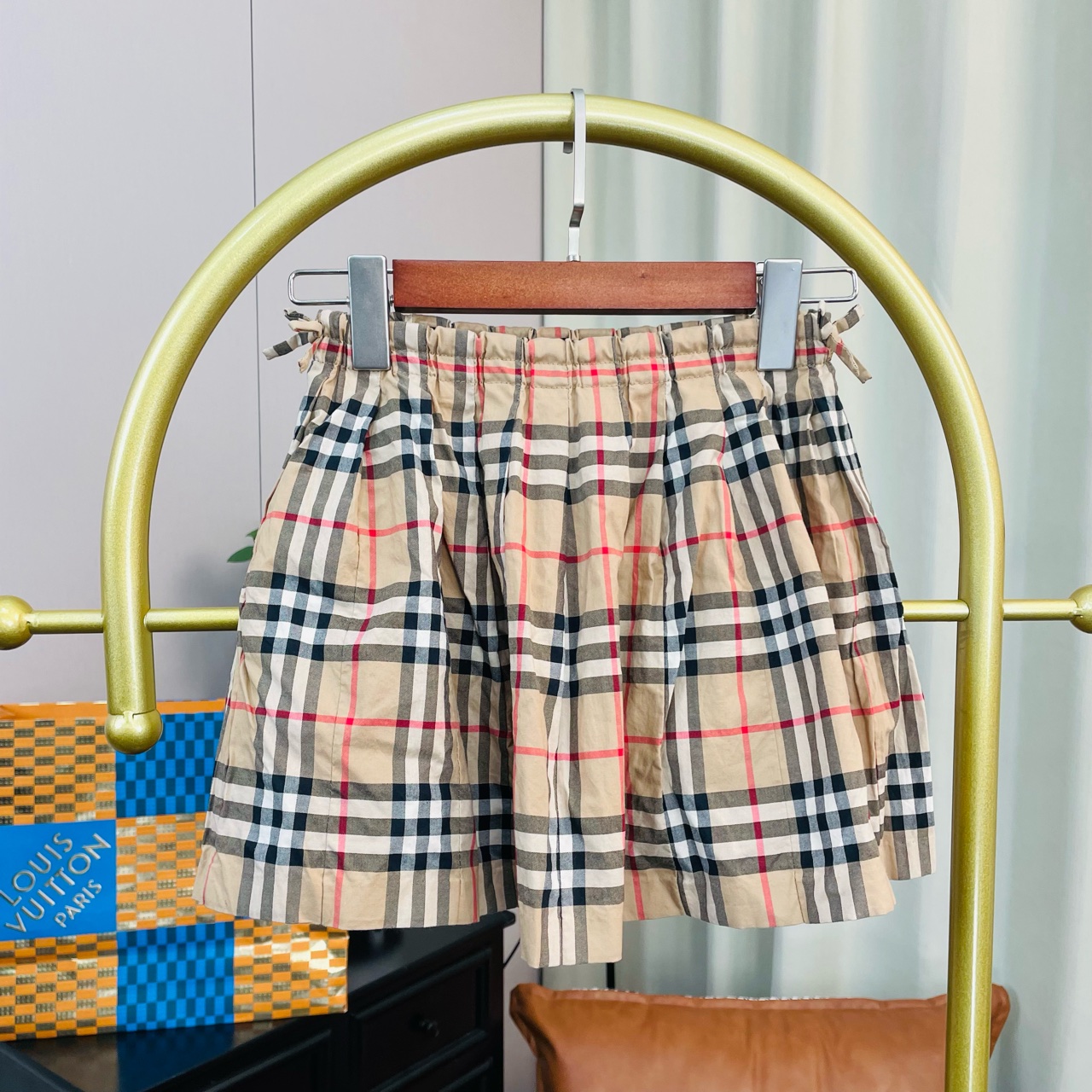 99新 BURBERRY/博柏利  棕色格纹短裤 8Y码 