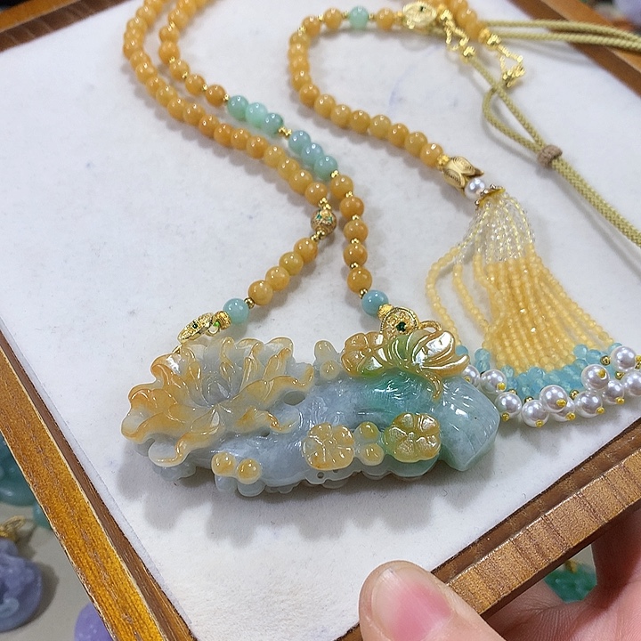 翡翠未镶嵌颈饰翡翠吊坠