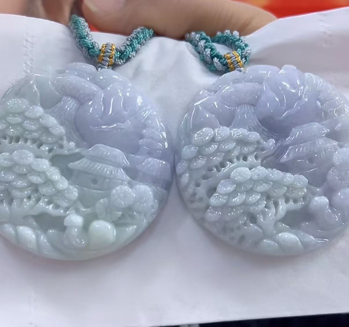 天然翡翠A货淡紫底山水牌（多样性发货只发一个）宽51-53厚10+送绳