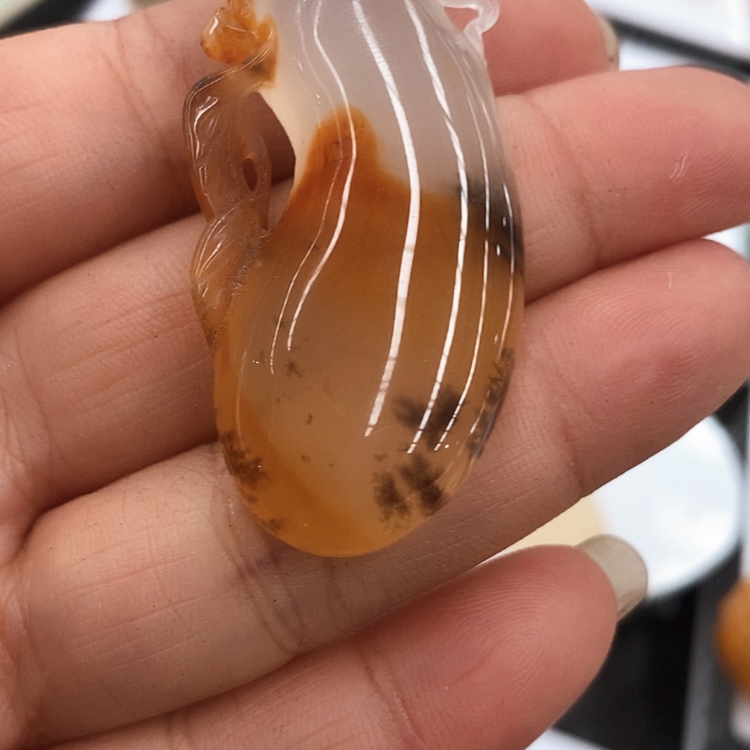 石英质玉（黄龙玉）未镶嵌吊坠