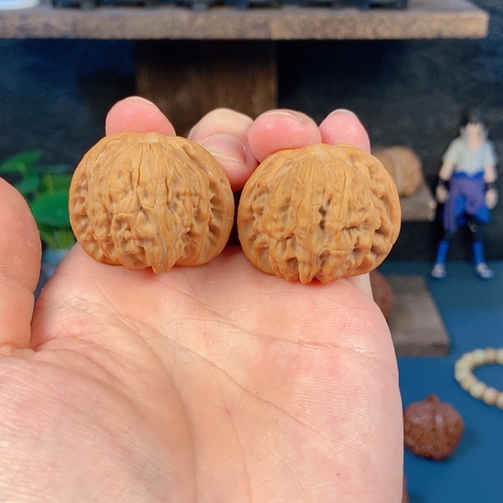 文玩核桃吊坠L****陳60¥¥山地磨盘